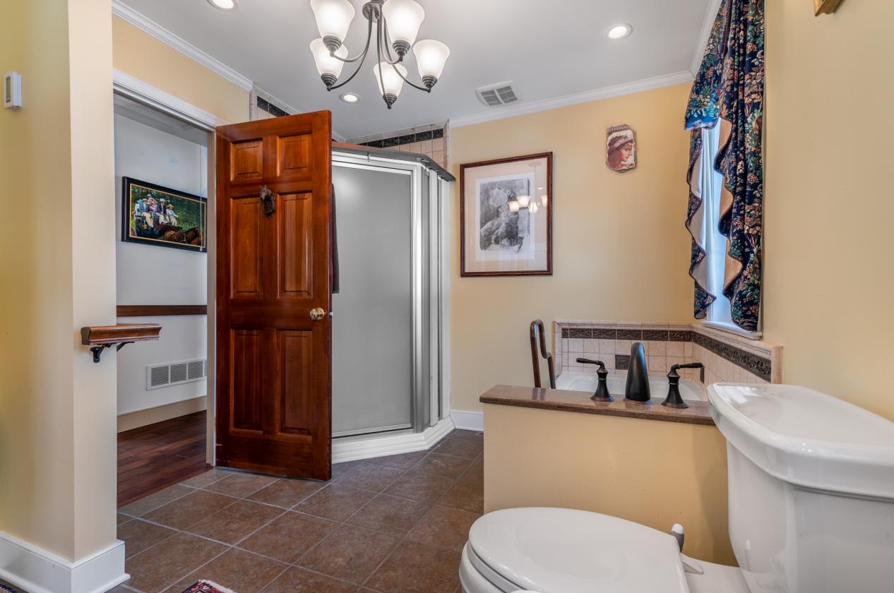 Timeless Colonial Charm - photo 26