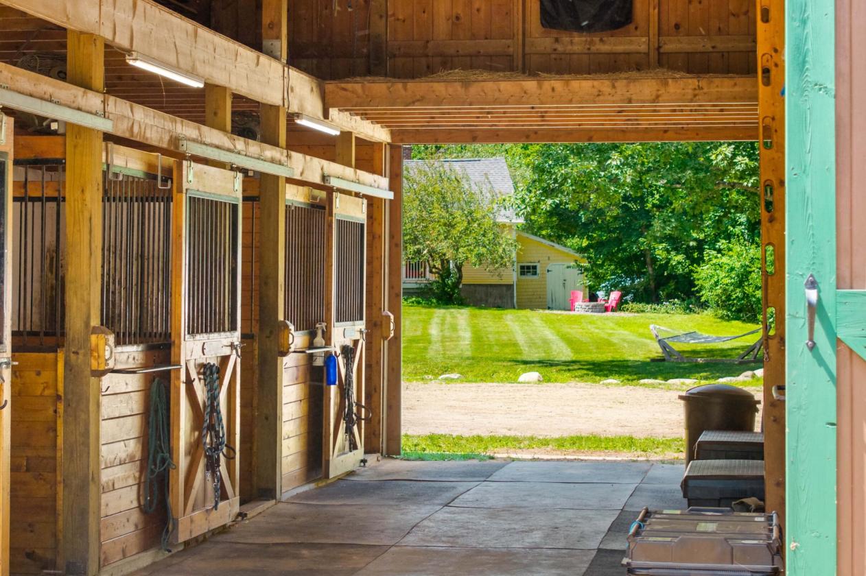 ENERGY EFFICIENT EQUESTRIAN HOMESTEAD - photo 11