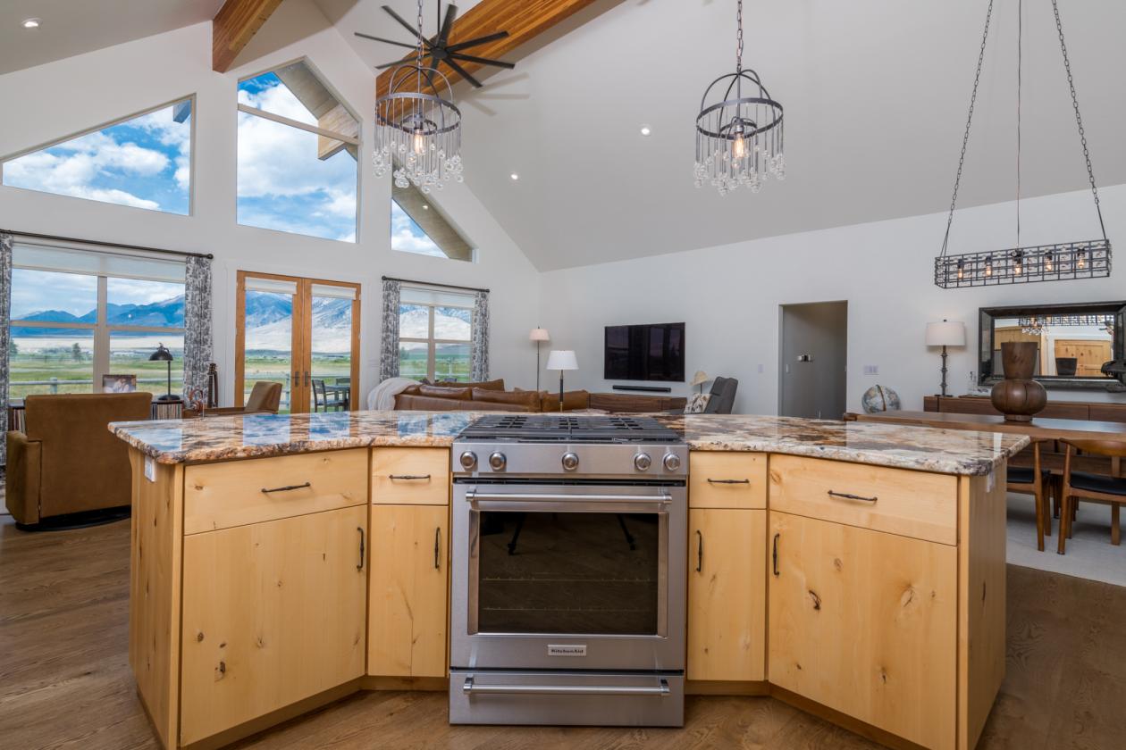 Turnkey Equestrian Estate, Stunning Views - photo 10