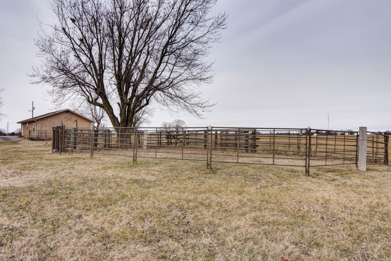 : CUSTOM HOBBY RANCH...SOLD....OF COURSE! - photo 8