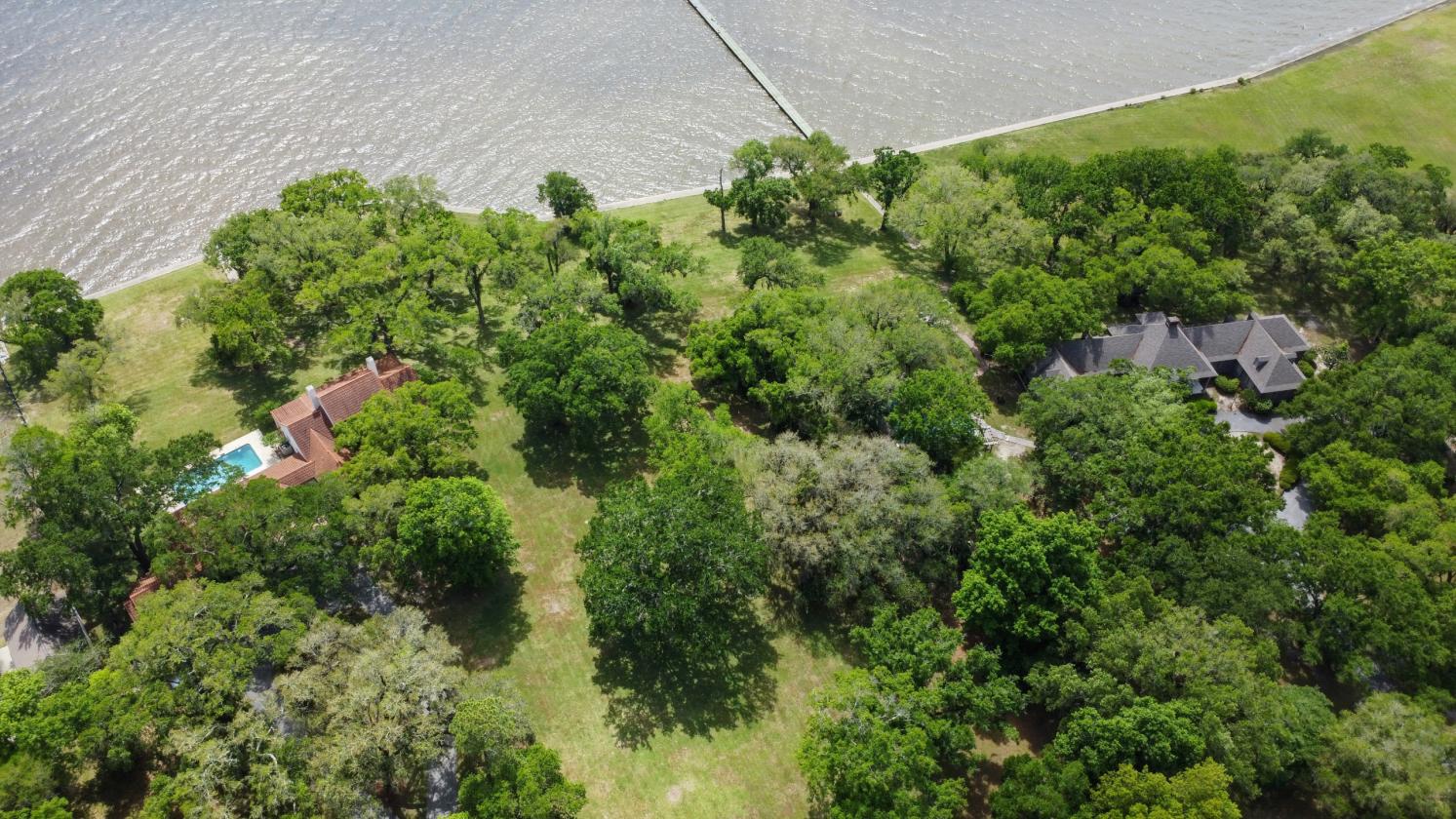 93 Acre Gulf-Front Estate. Horses Welcome - photo 2