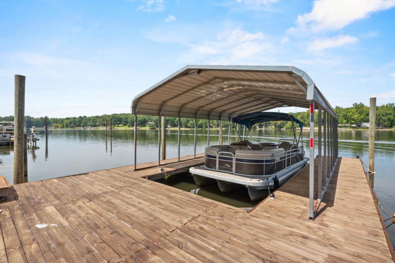 Lakefront Equestrian Estate on 8 Acres - photo 7