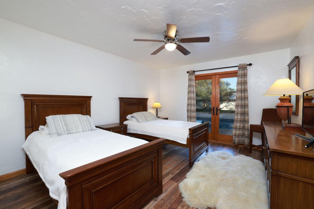 Elegant Custom Home with Grass Pastures - photo 22