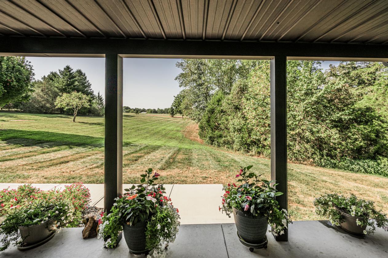 A Home Place Where Quiet Life Meets Horse Country - photo 6