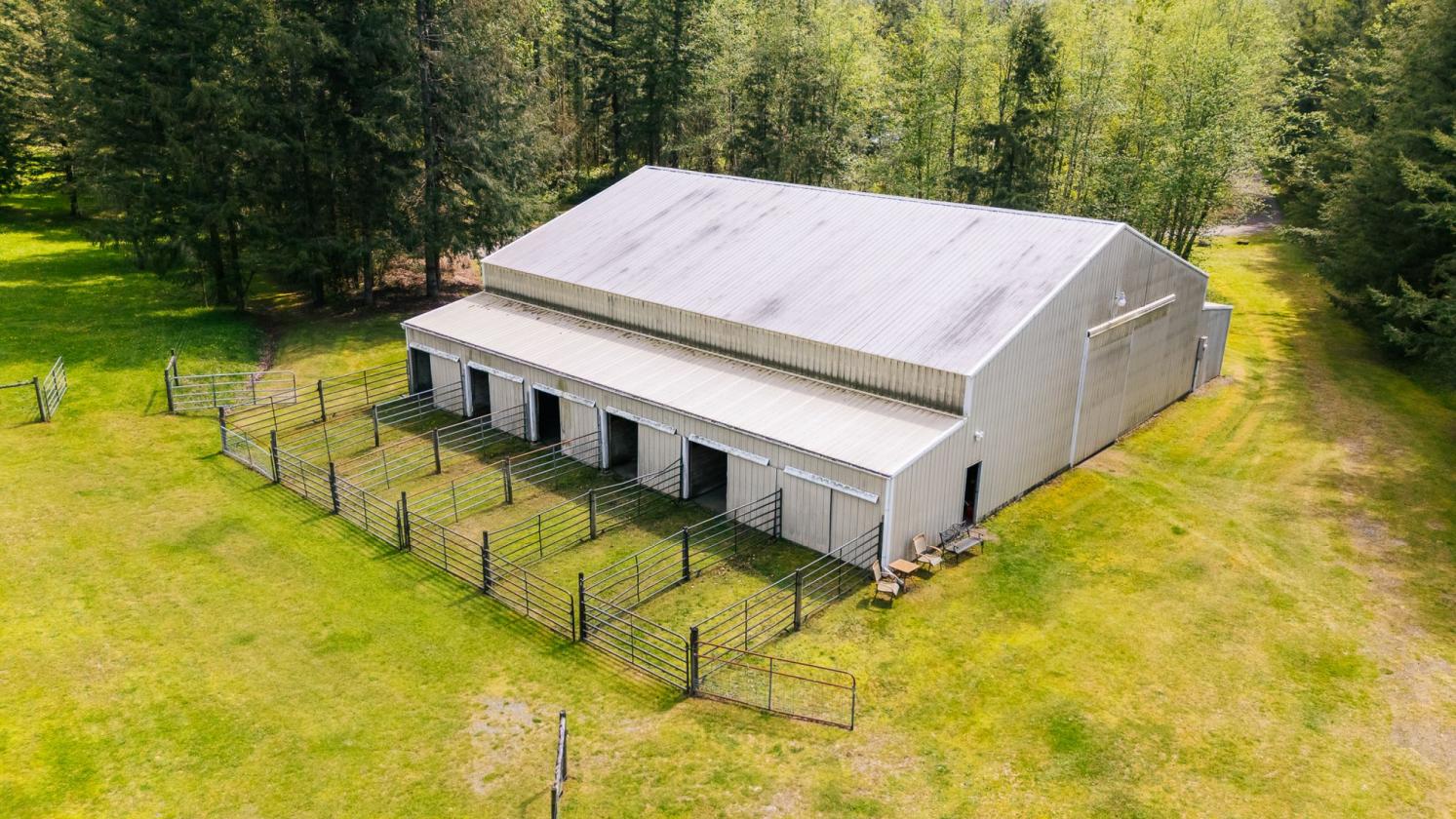 Timber Frame on 10 acres w/pool & arena - photo 5