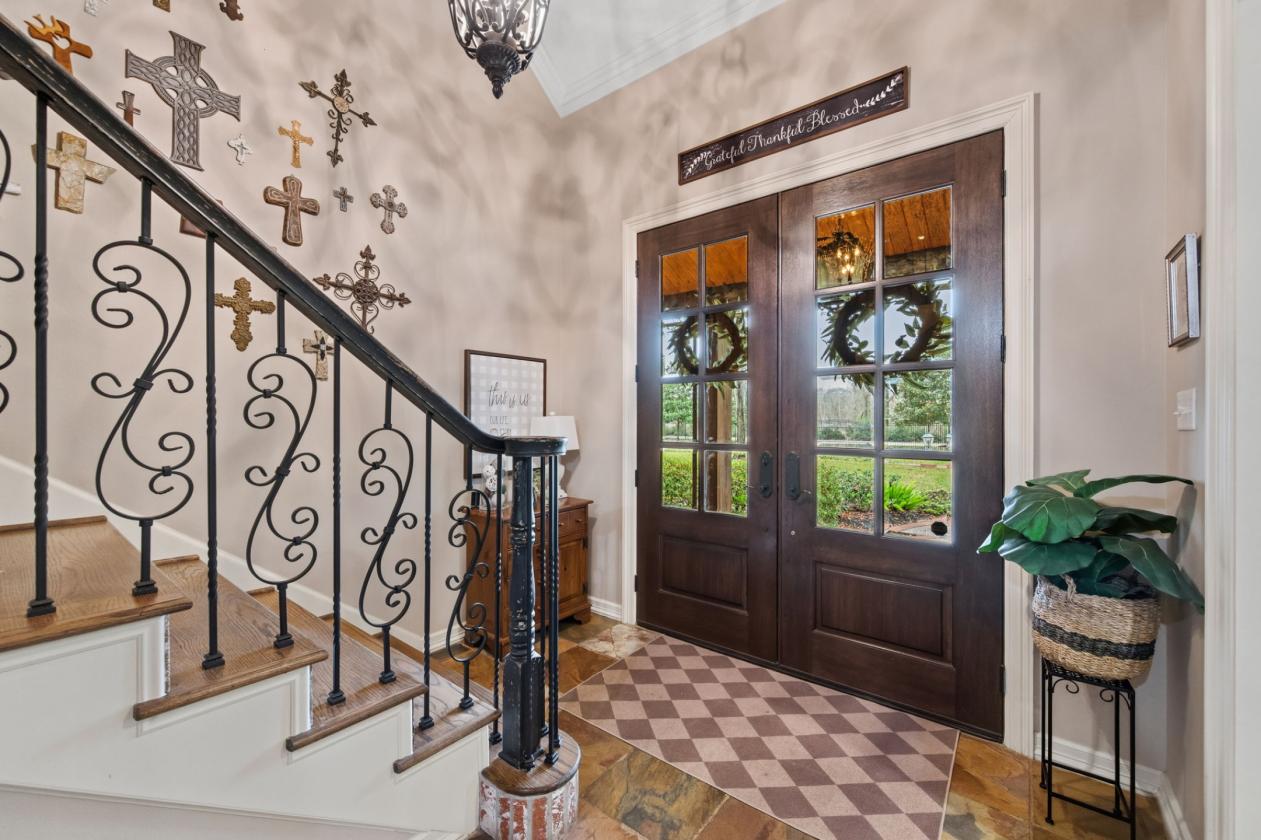 Extraordinary Luxury Equestrian Retreat on 7.1 AC - photo 3