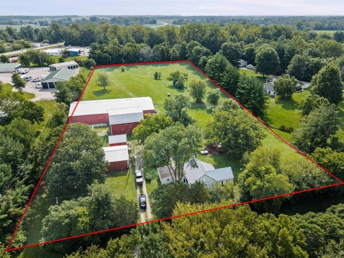 Historic Equestrian Retreat on 4.28 Acres - photo 1