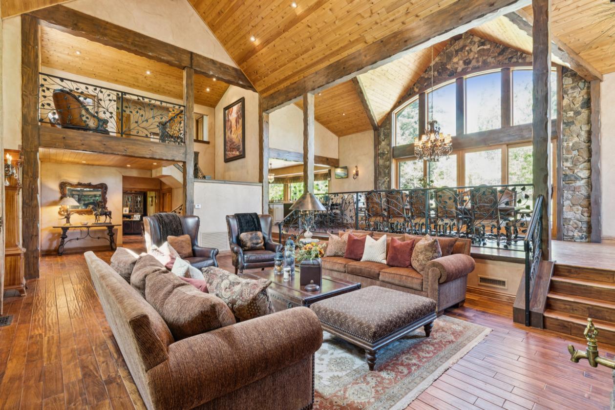 Luxury Equestrian Estate in the Mountains - photo 8