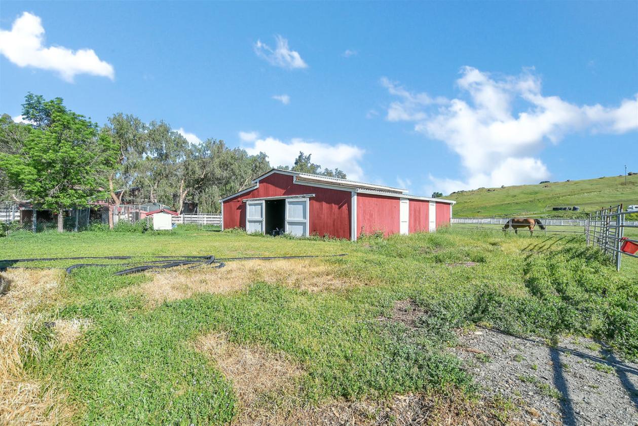 10 Acres in Briones Valley - photo 28