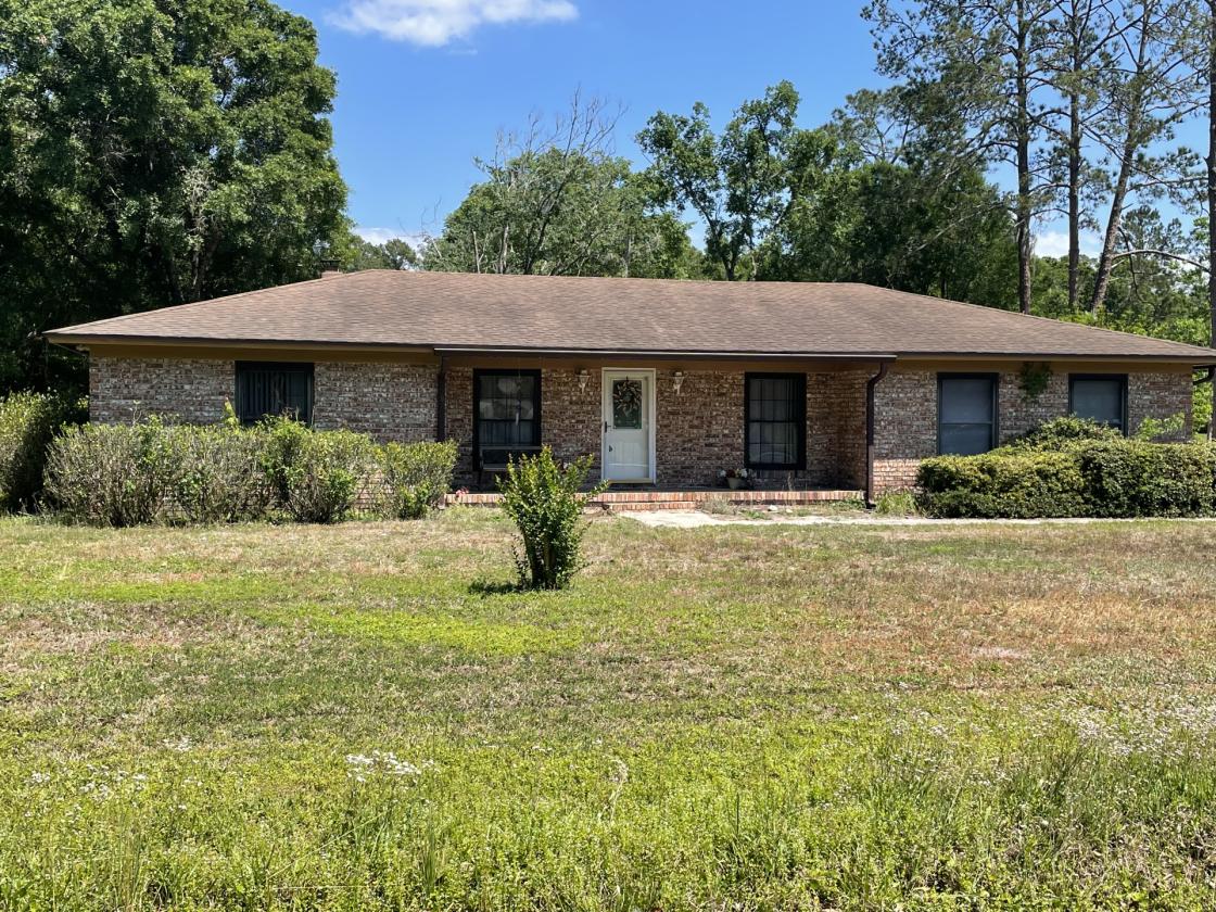 Brick Home on 1.14 Acre Lot! - photo 1