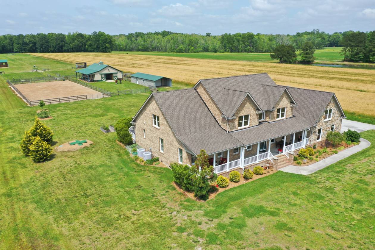 Horse Property for sale.