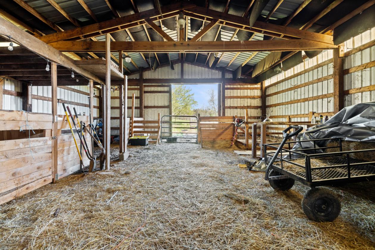 Large home & 18-acre ranch in Shelton, WA! - photo 4