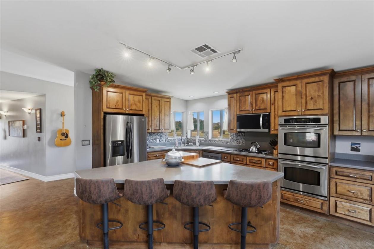 BEAUTIFUL 18.22-ACRE SAGE EQUESTRIAN ESTATE - photo 28
