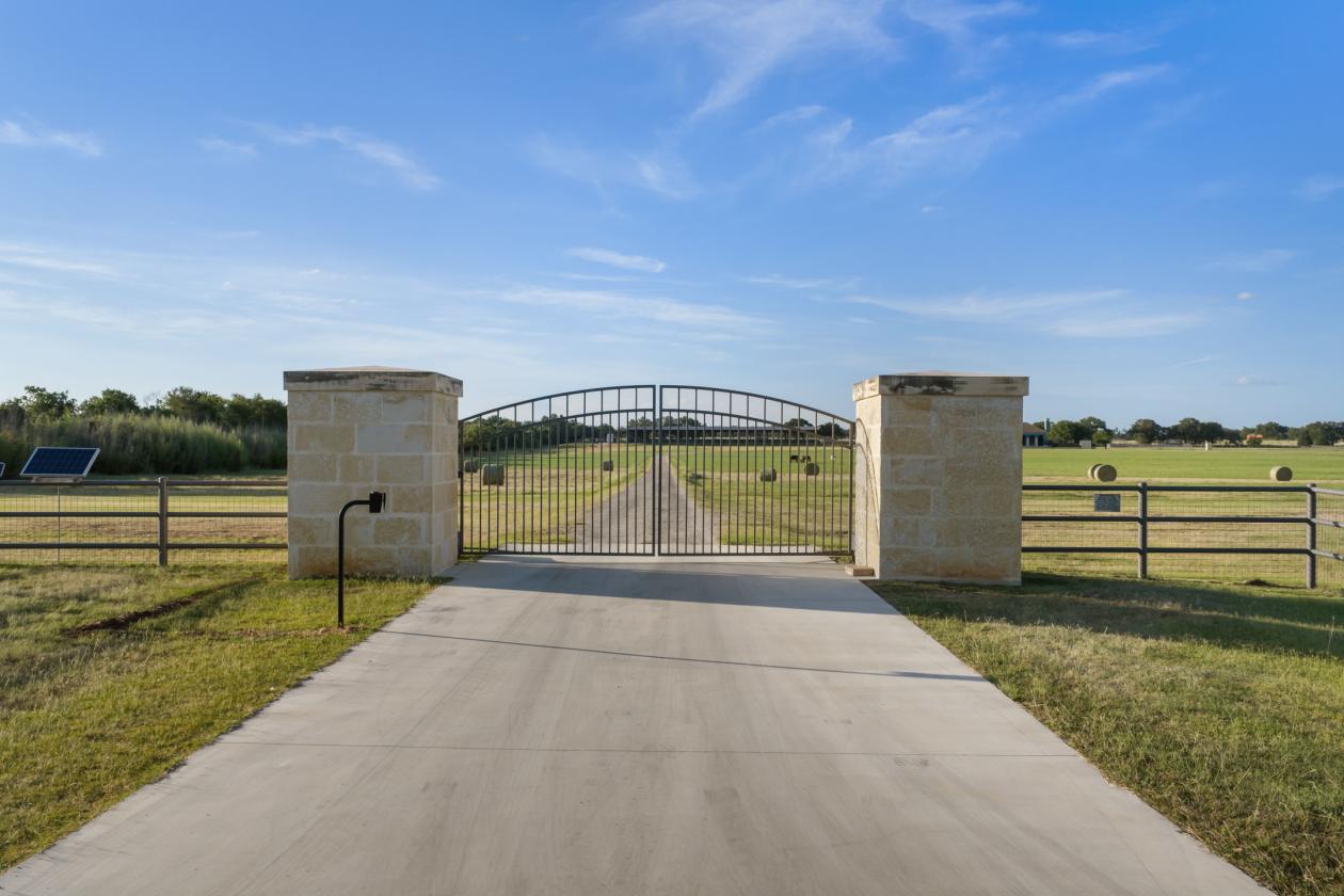 Luxury Equestrian Estate on 73 Acres - photo 8