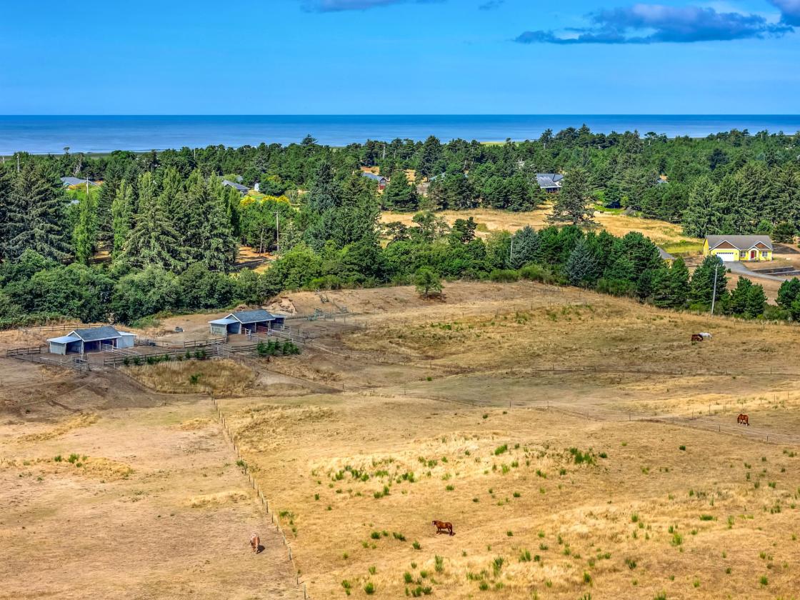 Coastal Ranch - Ride Directly from Barn to Beach! - photo 29
