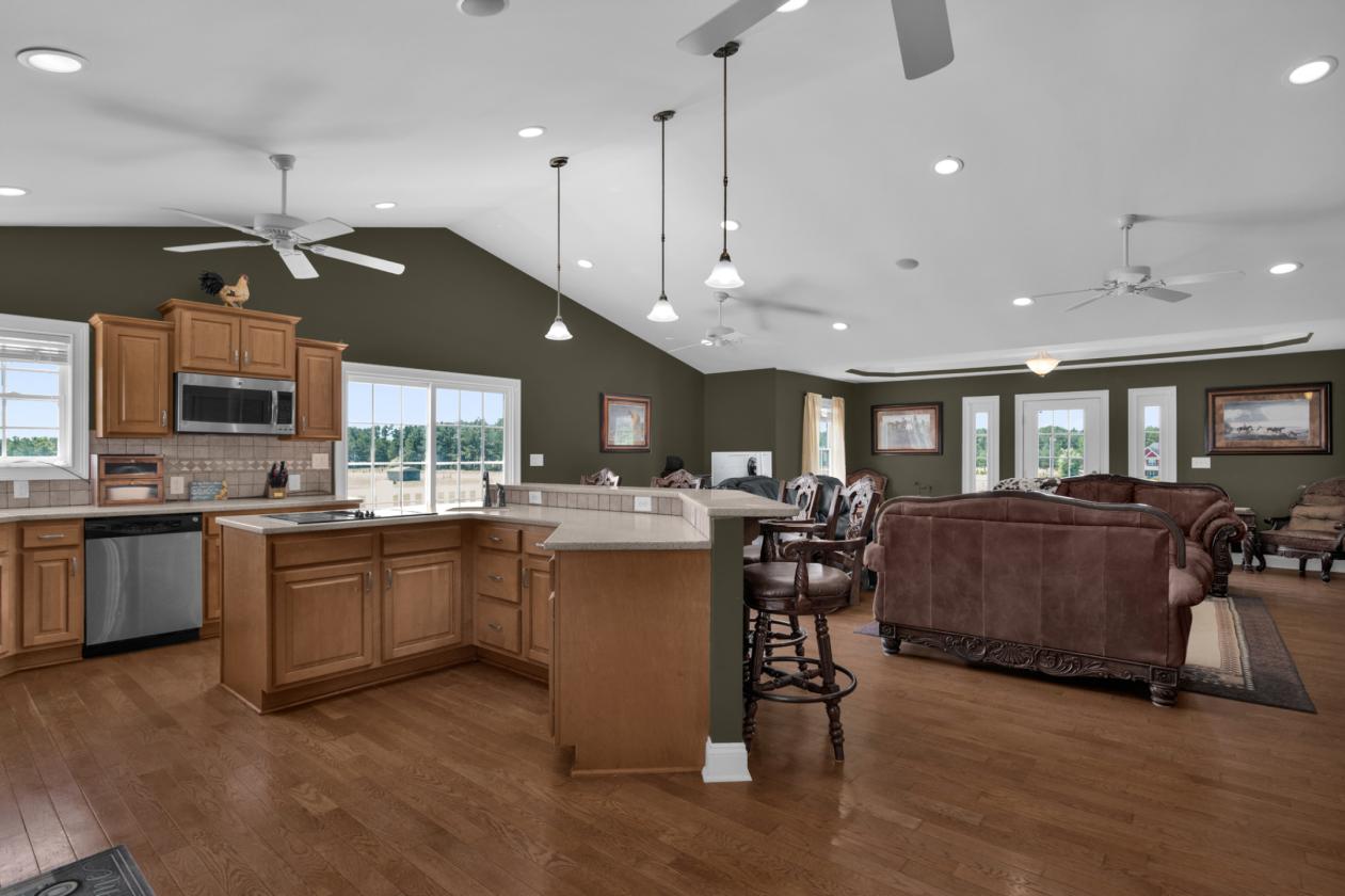 Horse Farm & Equestrian Center - photo 10