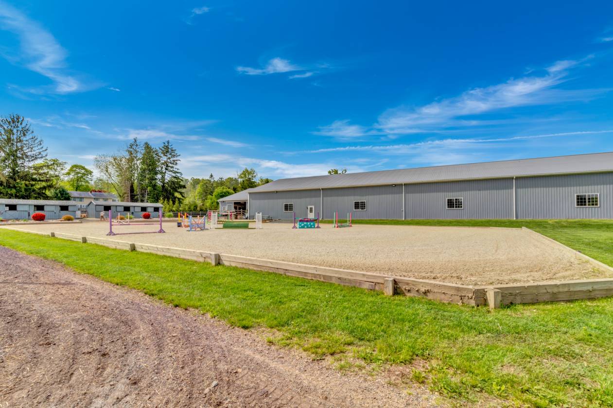 Horse Property for sale.