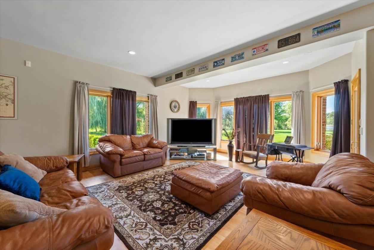Luxury Horse/Hobby Farm Estate with Gorgeous Views - photo 26