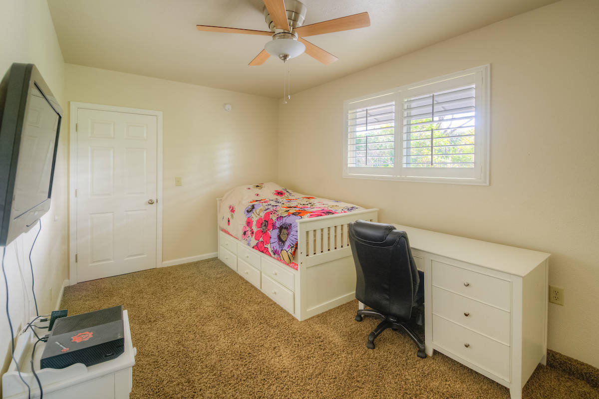 8.28 ACRES AND ROOM FOR THE HORSES!! Oroville, Butte County, California