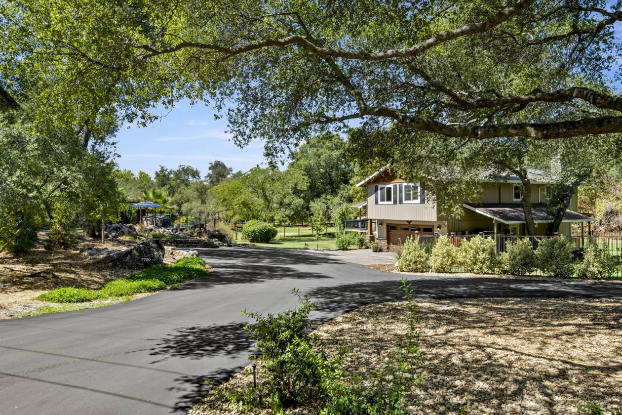 Horse Property for sale.