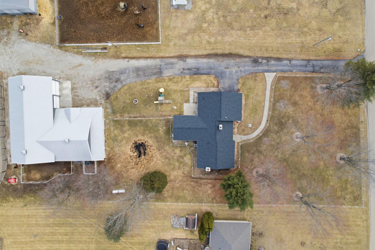 Private horse property with a modern touch! - photo 13