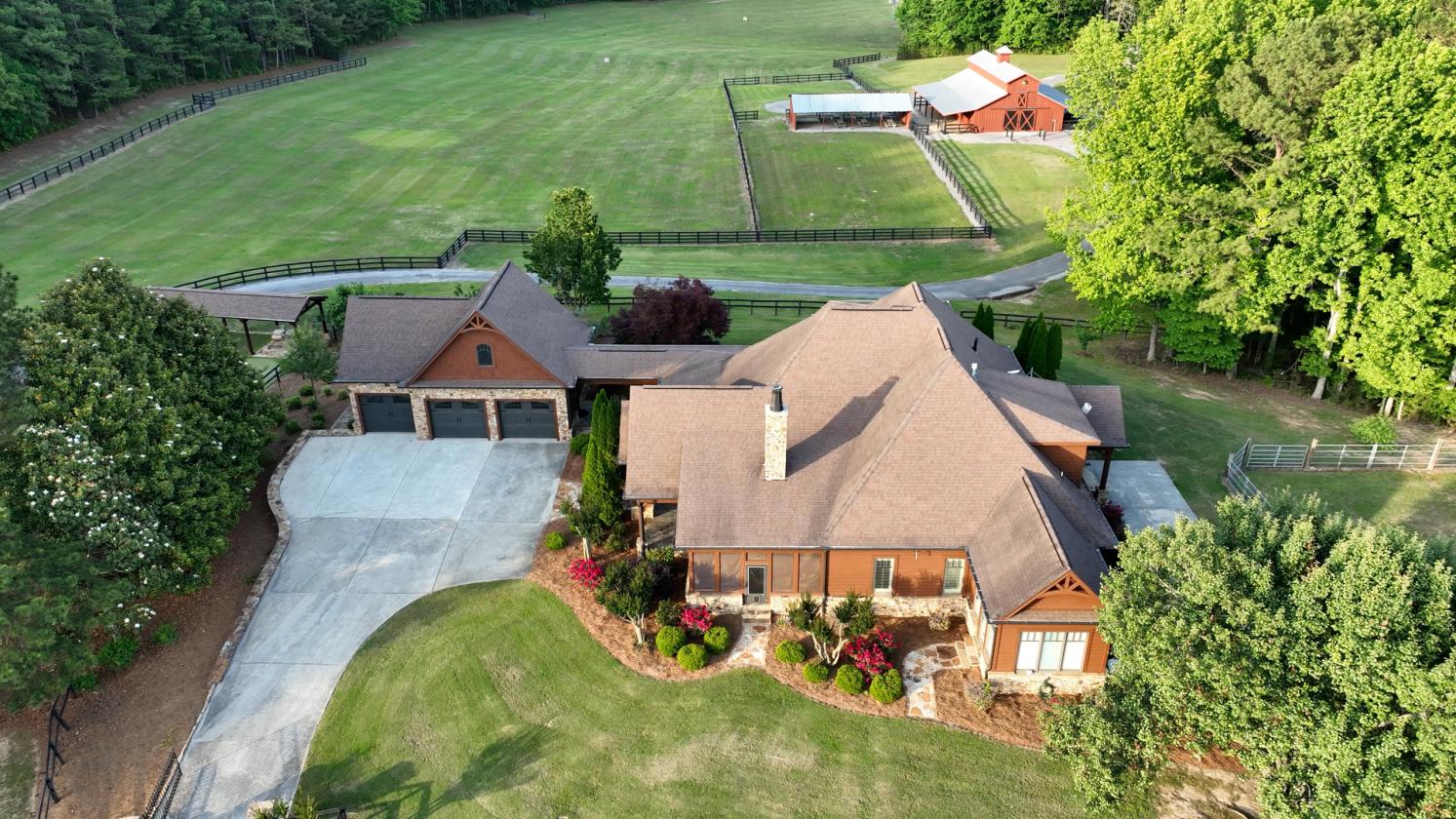 Horse Barn - Home - Trails - Pasture - Lake & Home - photo 1