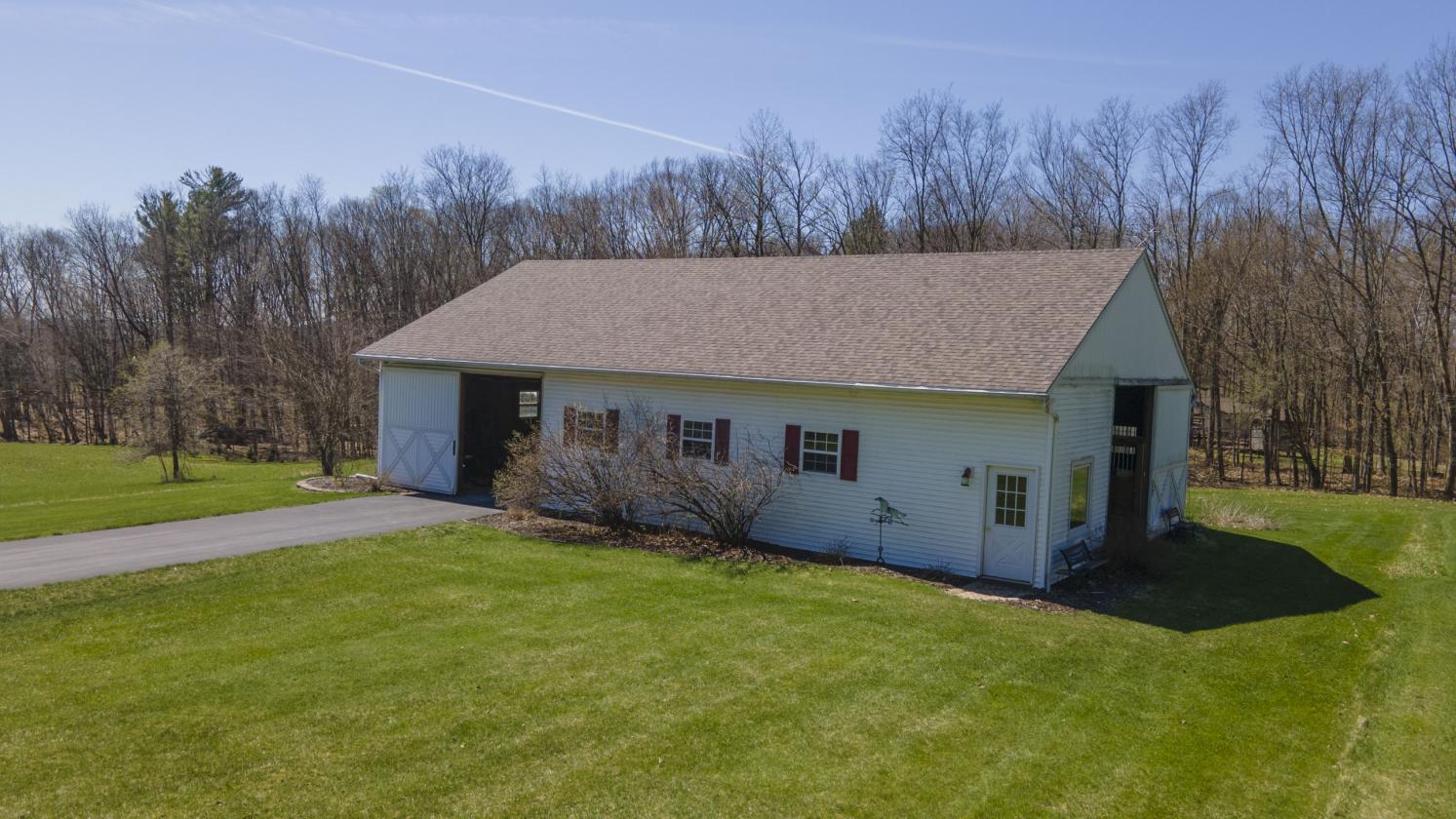 Extraordinary Equestrian Estate - Panoramic Views - photo 4