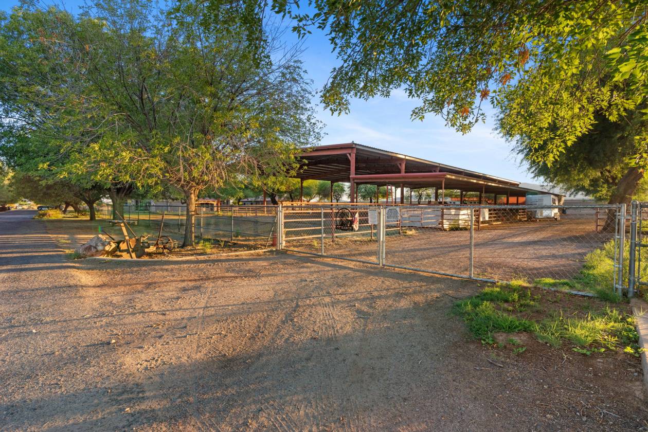 Exceptional Horse Ranch and Custom Home! - photo 5