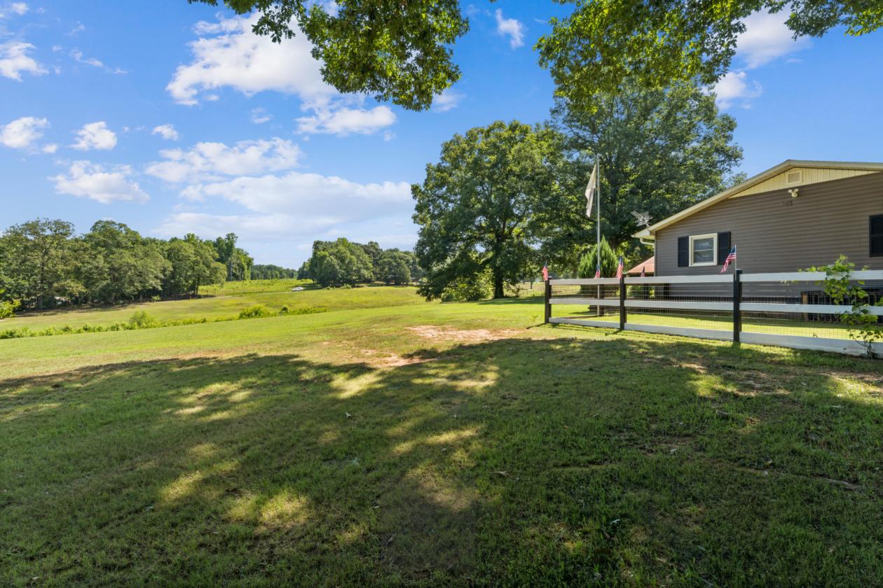 1,000 feet of river frontage!!! - photo 4