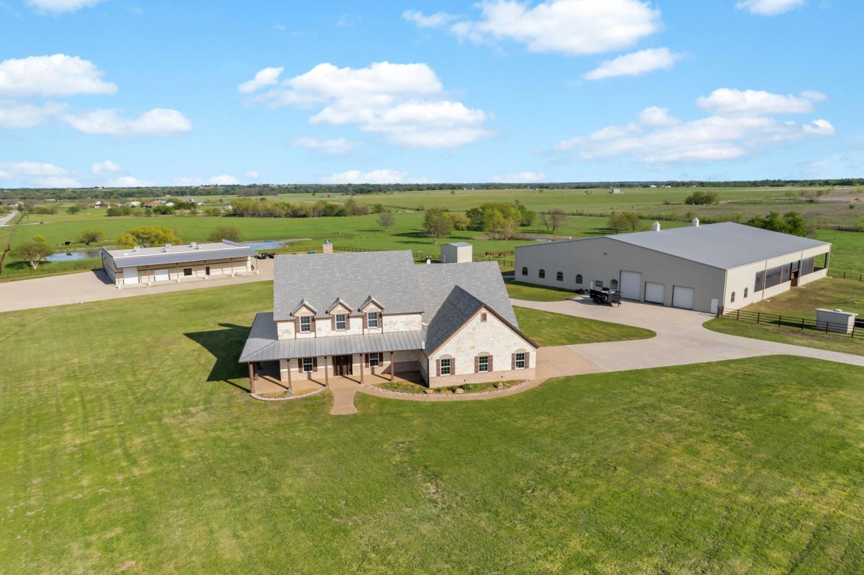Visual Reference: 32 Private Gated Acres In North Texas Justin Texas