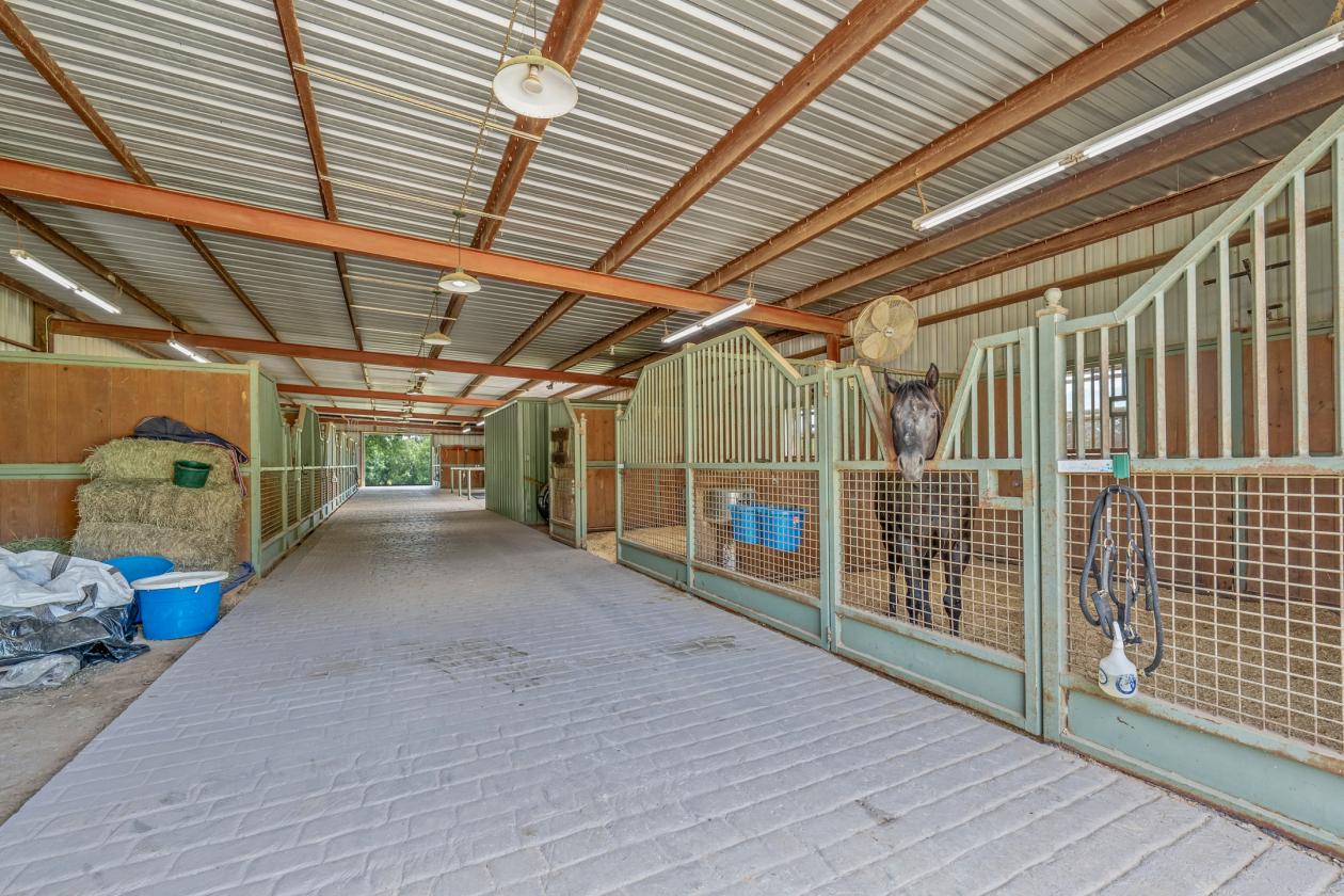 An Iconic Equestrian Estate - photo 29