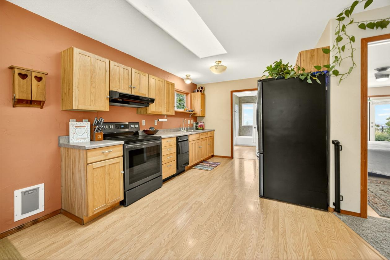 Horse property with two homes and expansive views! - photo 7