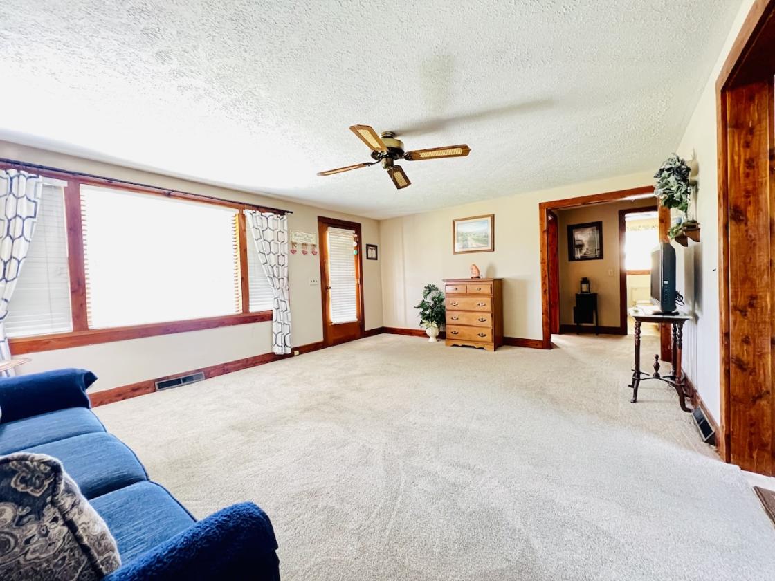 10.65 Ac. m/l with House & Workshop near Lake! - photo 13