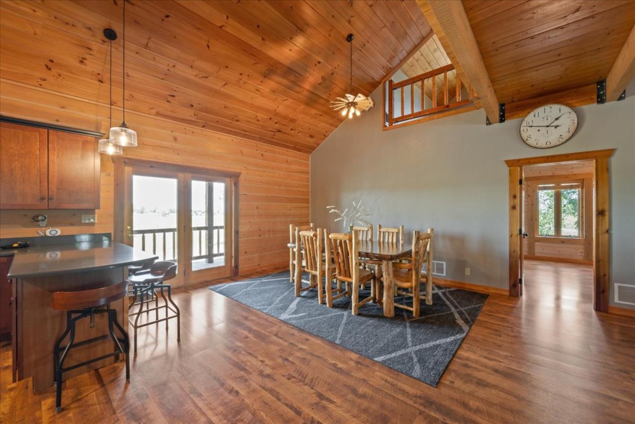 Chimney Rock Pioneer Crossing/Log Home & RV Park - photo 4