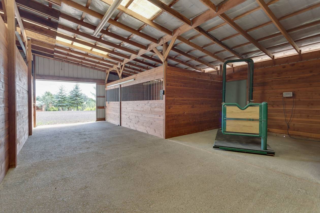 WORLD CLASS EQUESTRIAN FACILITY WITH STUNNING VIEWS Yamhill, Yamhill