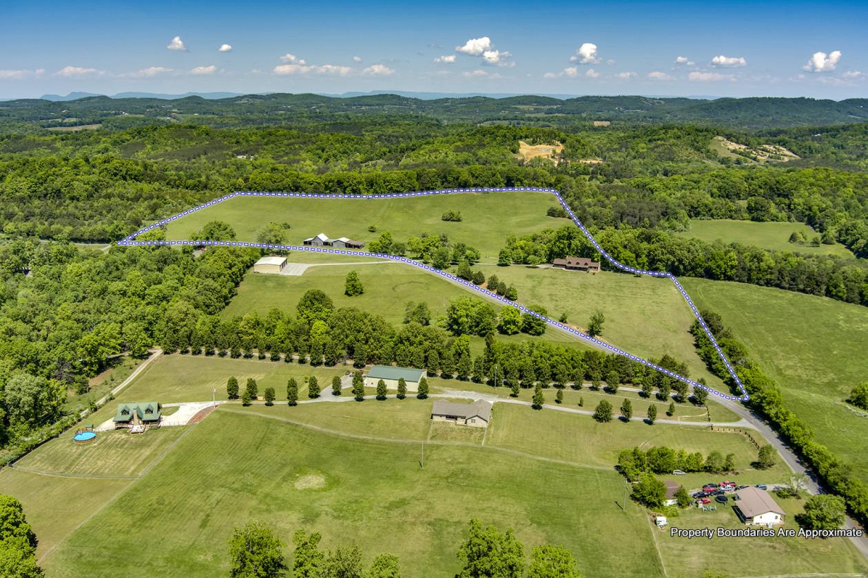 Beautiful log home on 33.95 acres - photo 29