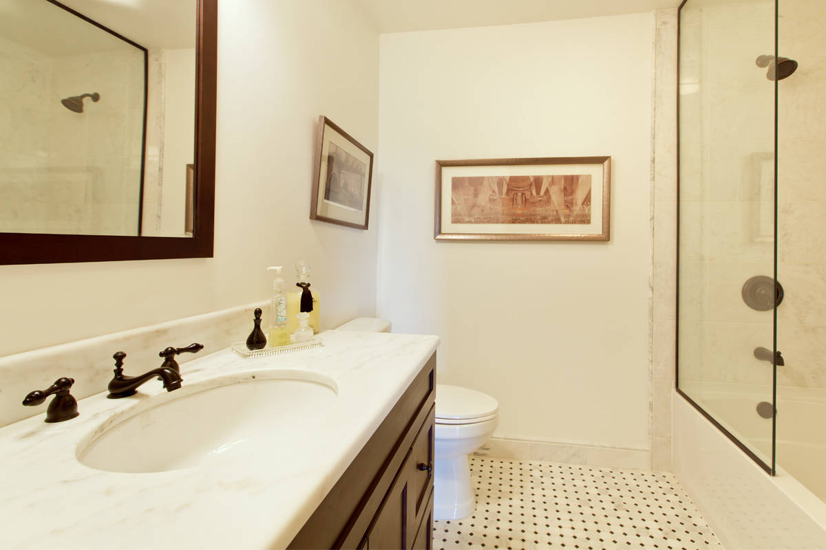 Rare Equestrian Ranch in the Taos Valley with Water Rights Taos, Taos