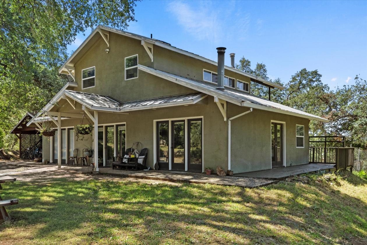 Charming Home on 12 Acres - photo 2