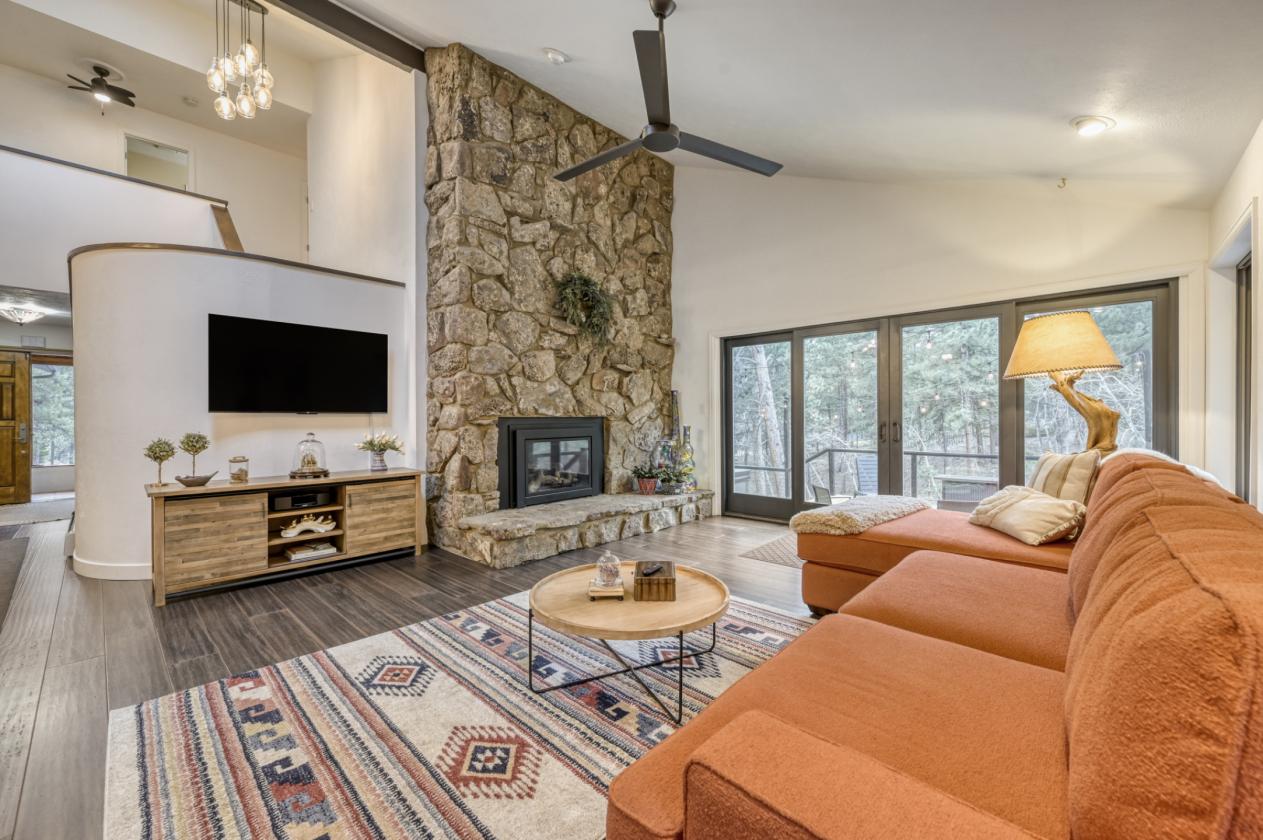 Luxury Estate on 5 Acres - photo 9