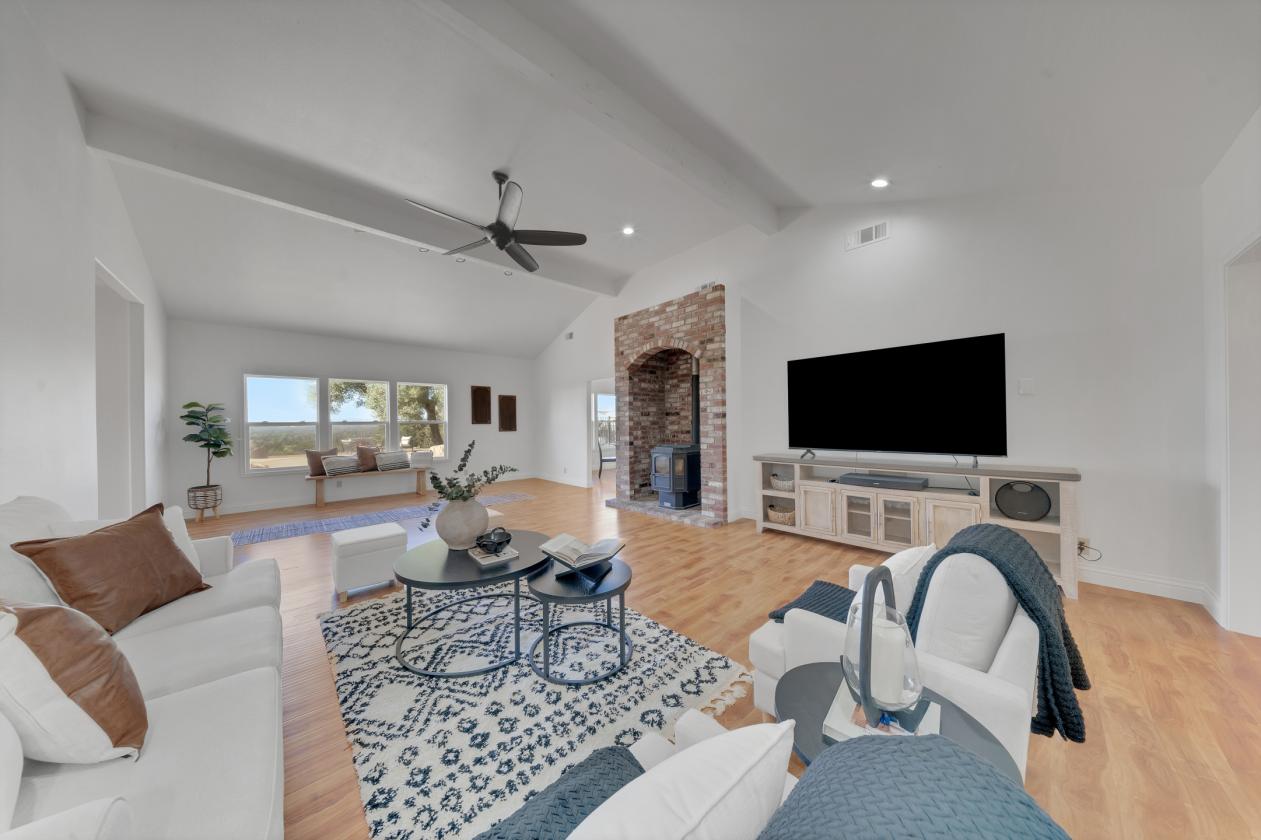 16 Acre Ranch with a View! - photo 19