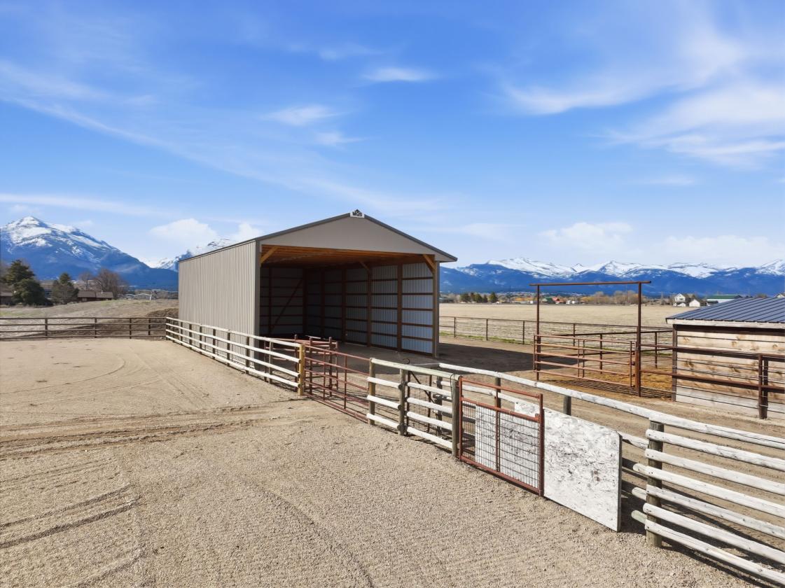 Custom Home with Endless Mountain Views - photo 19
