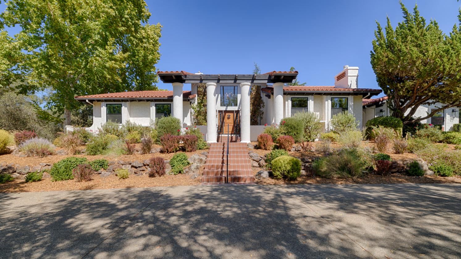 LUXURY GRANITE BAY ESTATE ON 2.3 USABLE FLAT ACRES - photo 2