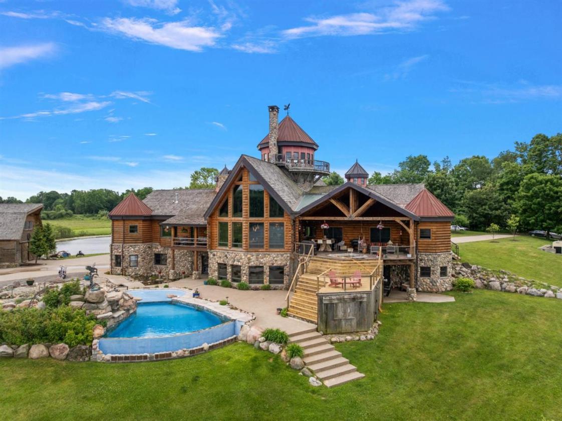 Extraordinary 160 Acre Private Estate - photo 3