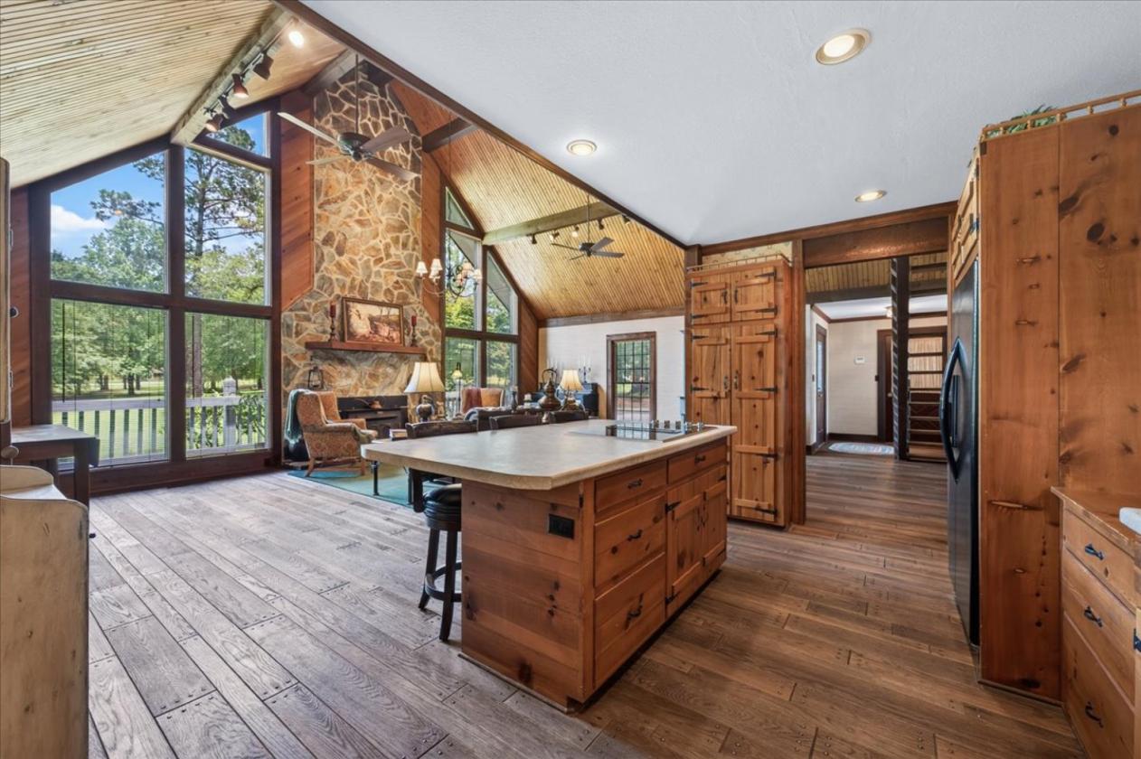Custom Built Cabin with 3.5 Acres for Horses - photo 9