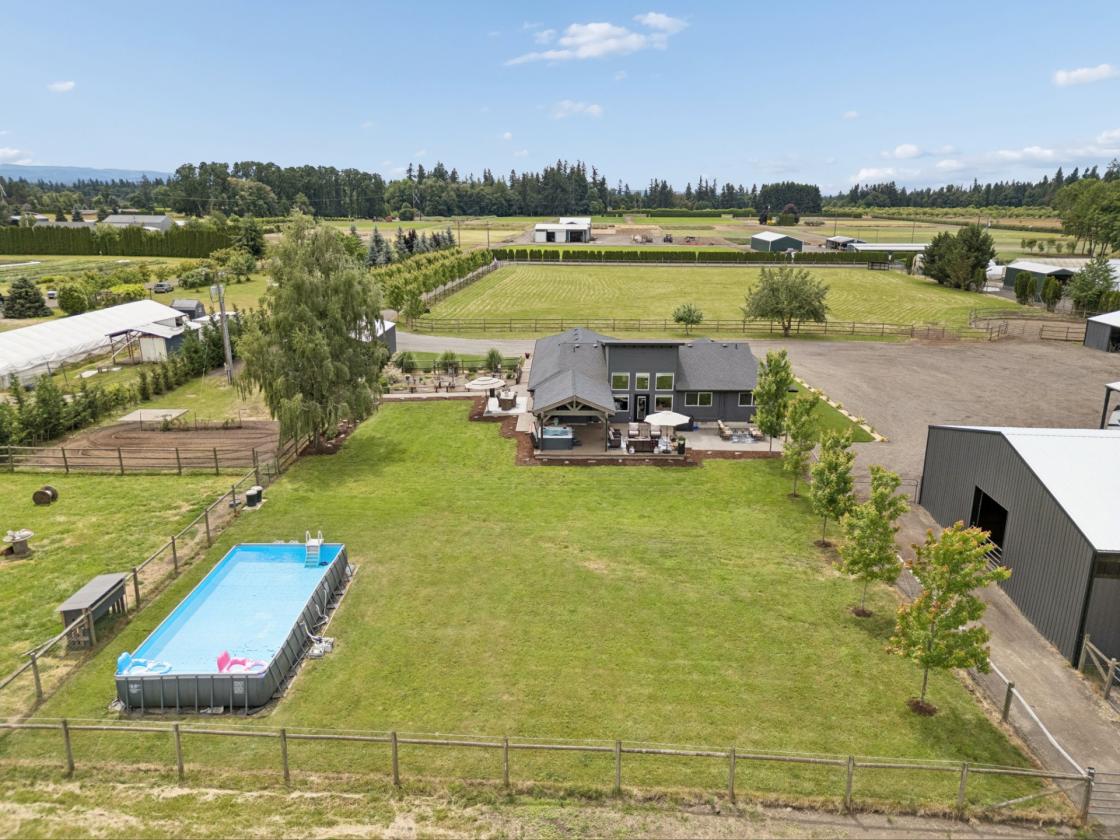 Modern Country Living Meets Equestrian Excellence - photo 2