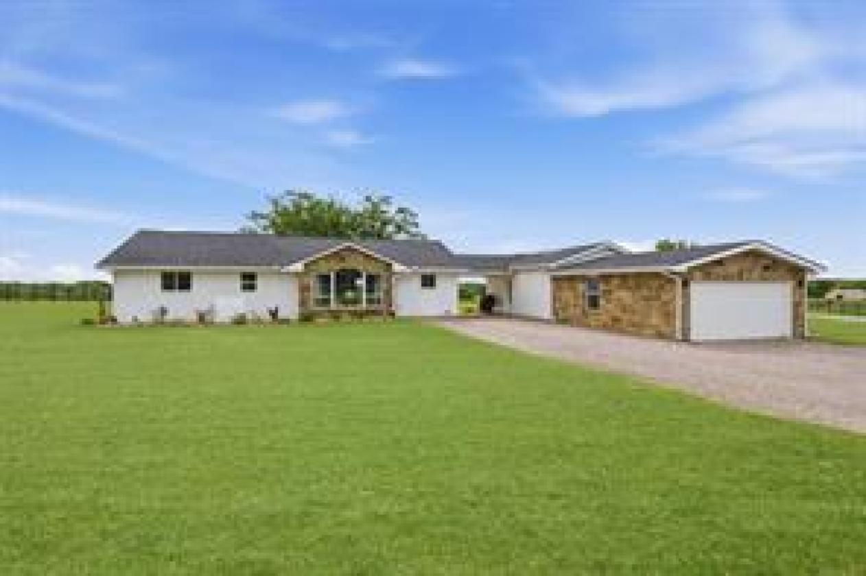 Exceptional Turn Key Equestrian Facility - photo 18