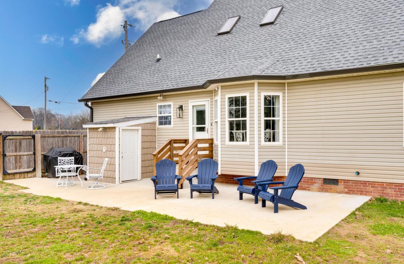Peaceful 10 Acres/Renovated Home - photo 24