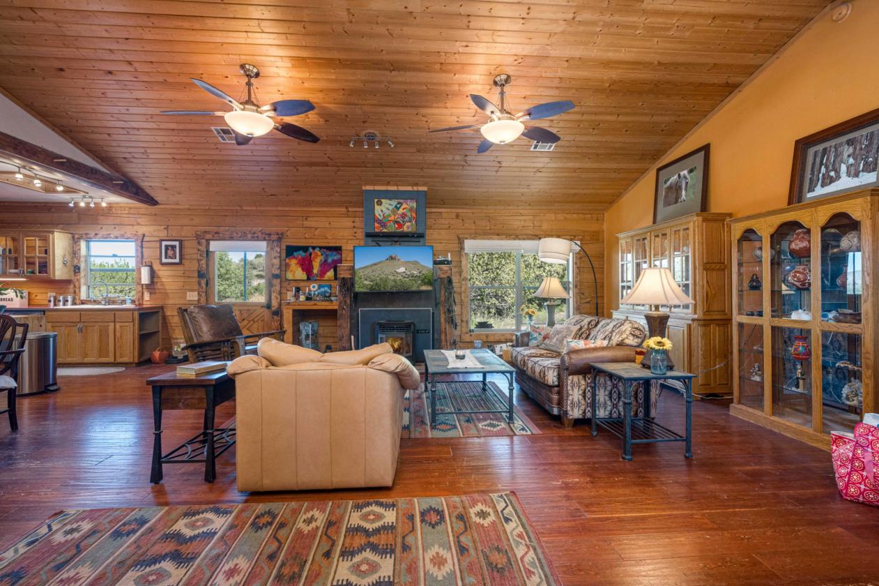 Beautiful Cabin with Horse Facilities - photo 7