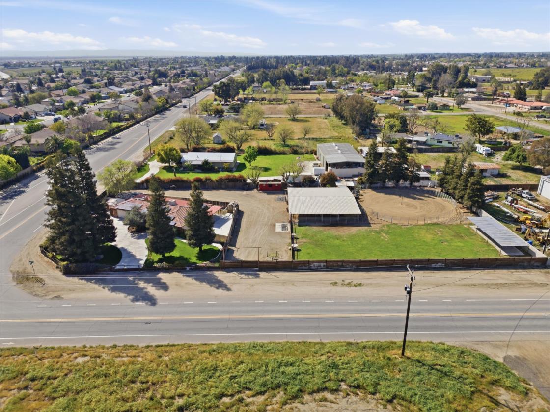 Turnkey 1-Acre Horse Setup w/ Mare Motel *County* - photo 9