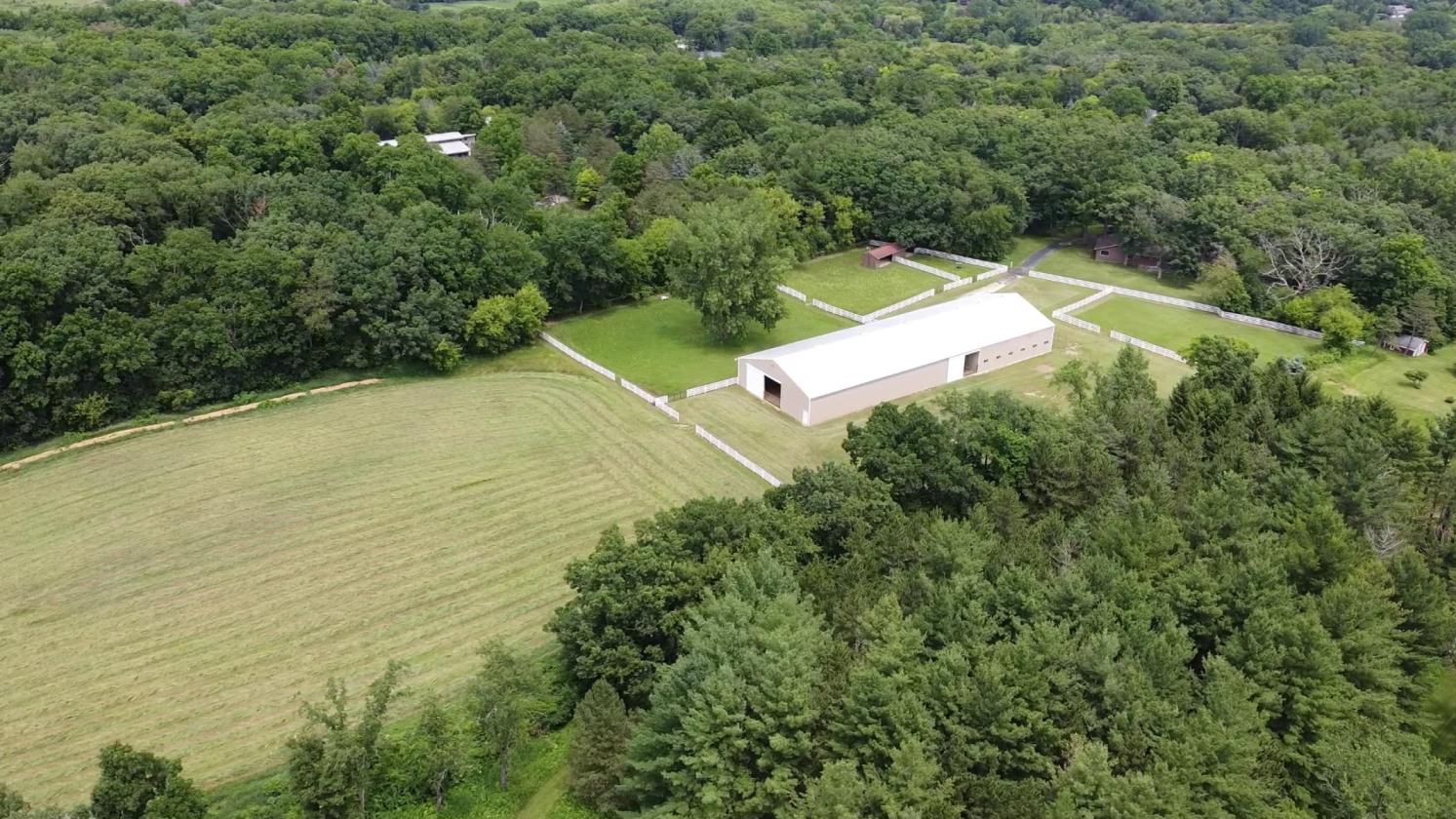Equestrian Dream property- 10 acres, Indoor arena - photo 2